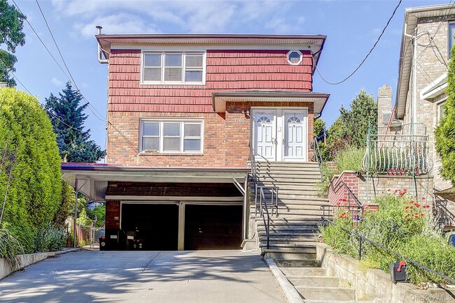 Building Photo - 71-65 Douglaston Pkwy Unit 1
