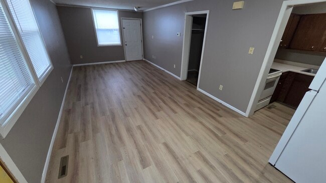 Building Photo - 604 1st Ave Unit #201