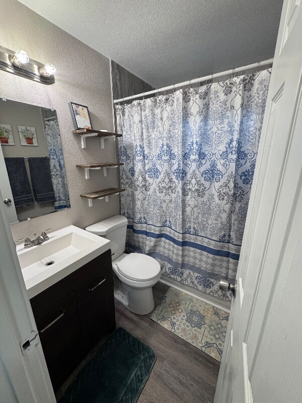 Photo - 2021 Airport Rd