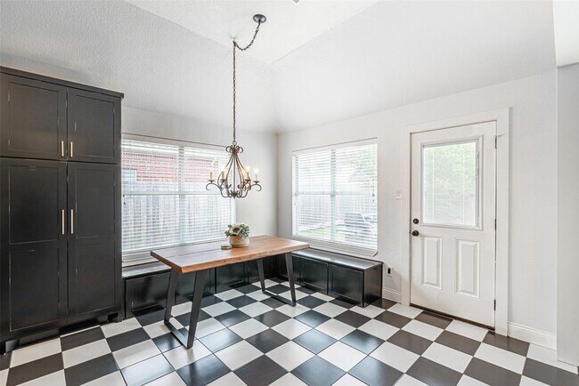 Photo - 7519 Stonesfield Pl