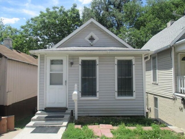 Building Photo - Cute South Omaha 2 bed, 1 bath beauty for only $1,250! COMING SOON!