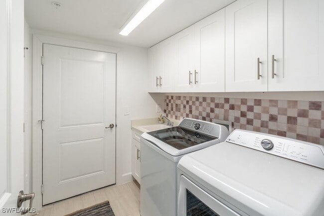 Building Photo - 16903 Fairgrove Way Unit 102