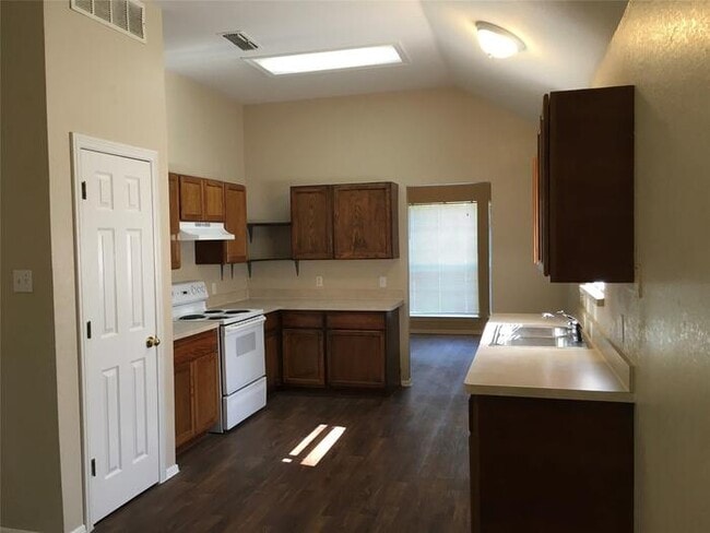 Photo - Eagle Mountain ISD 3 bedroom 2.5 bath plus office!