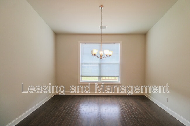 Photo - 333 Turnstone St