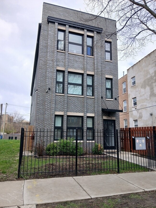 Building Photo - 4608 S Indiana Ave Unit 1