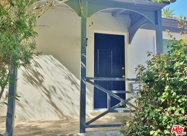 Photo - 1725 Malcolm Ave
