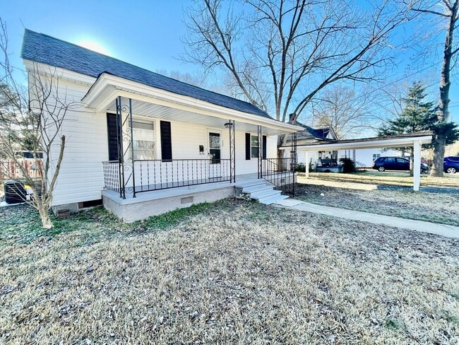 Photo - Welcome to this charming 3-bedroom, 1-bathroom home located in the vibrant community of Rockhill, SC