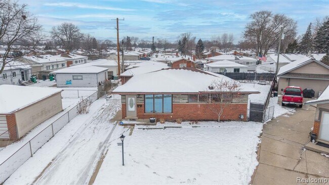 Photo - 32658 Kathryn St