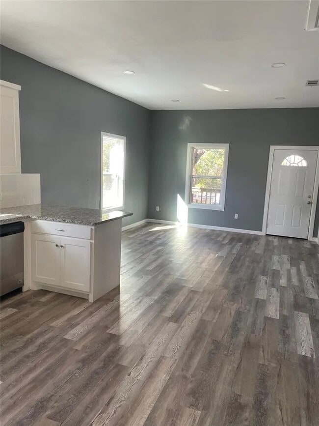 Photo - 426 W Day St