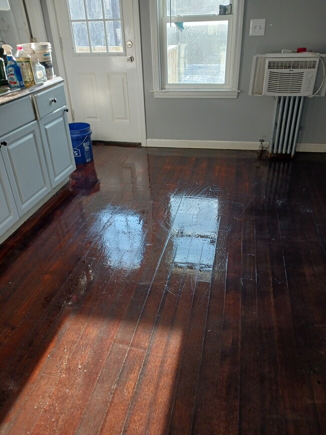Building Photo - 588 Hartford Ave W Unit 2nd flr Rental