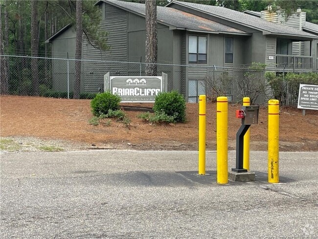 Building Photo - 1820 Tryon Dr Rental