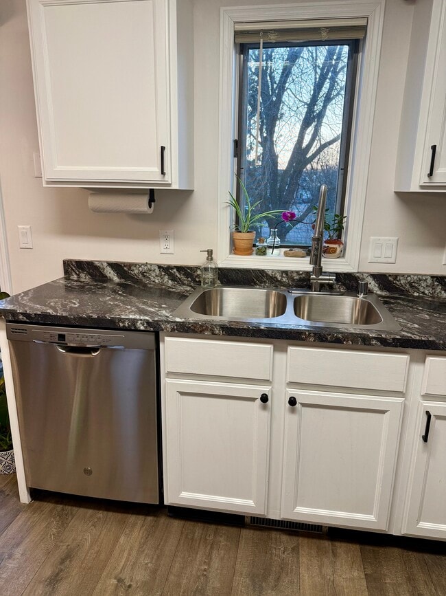 Photo - 710 Mesta Ln Unit 2