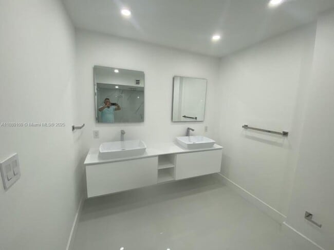 Photo - 2 bedroom in Sunny Isles Beach FL 33160