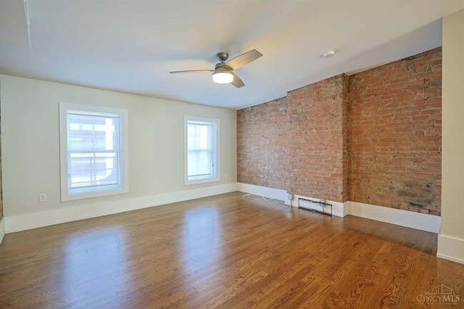 1121 Walnut St