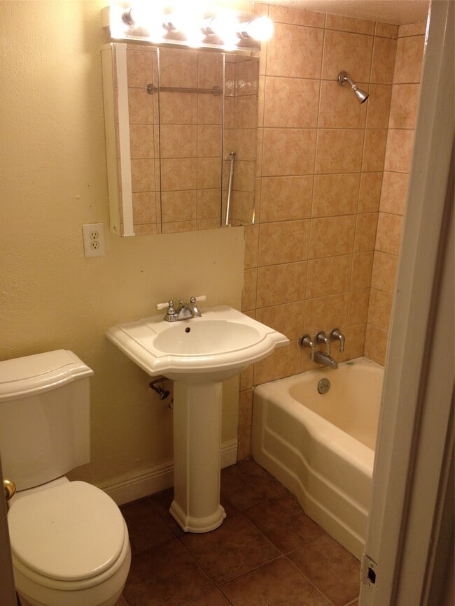 Photo - 710 Colquitt St Unit 07