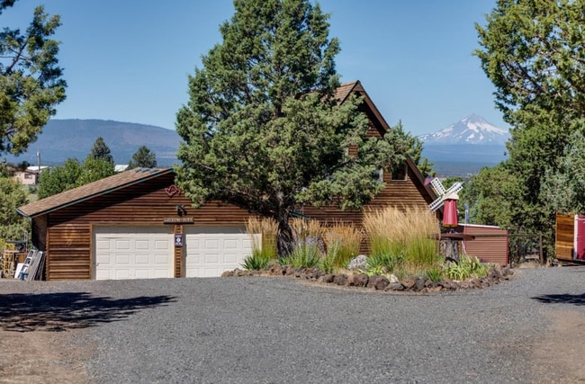 Building Photo - 2br Cabin with Mountain Views on Lush Acre... Rental