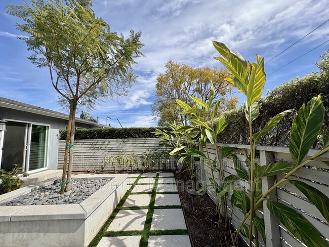 Photo - 2243 Garnet Ave