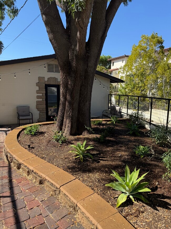Photo - 328 East Carrillo Street Unit #D