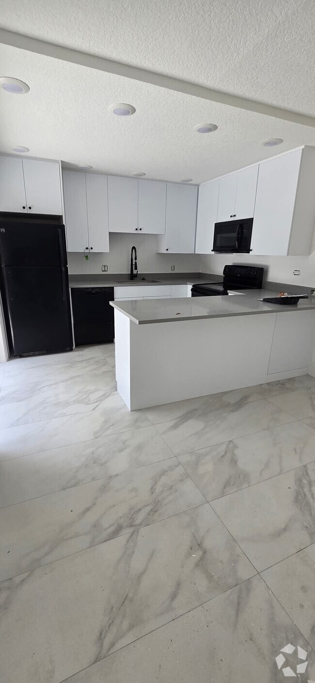Building Photo - 217 2nd Ter Rental