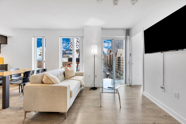 Photo - 50 McCaul St Unité ID1325098P