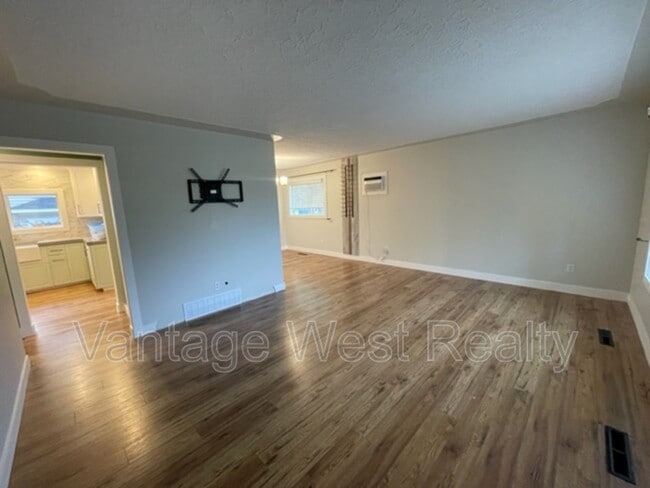 Photo - 1440 Ethel St