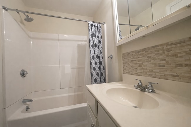 Photo - 1056 Cambridge St Unit 3R