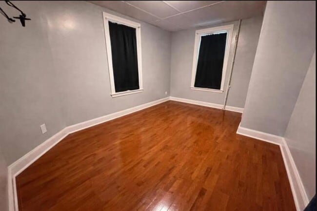 Building Photo - 21 49th St