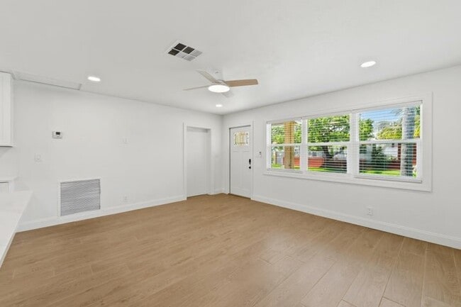 Photo - 802 Lytle St
