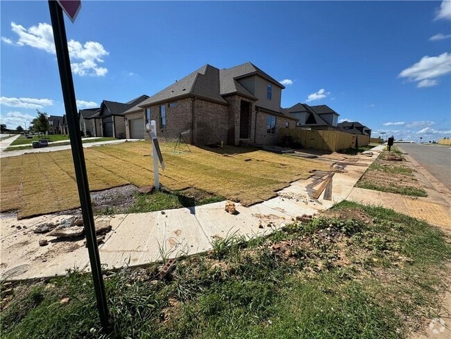 Building Photo - 7100 SW Basswood Ave Rental
