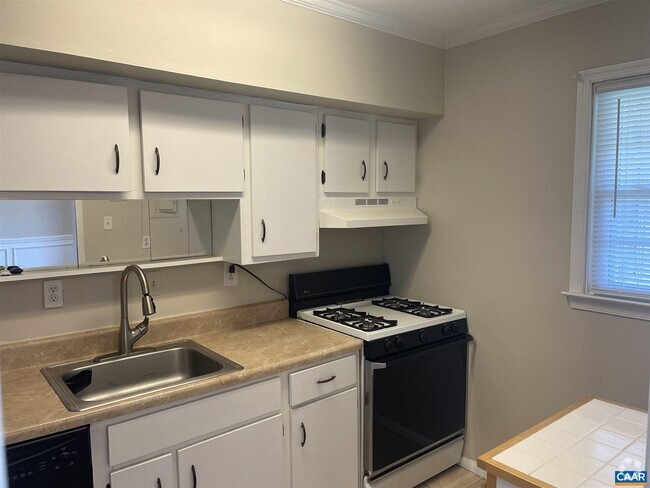 Building Photo - 157 Hessian Hills Way Unit 3 Rental