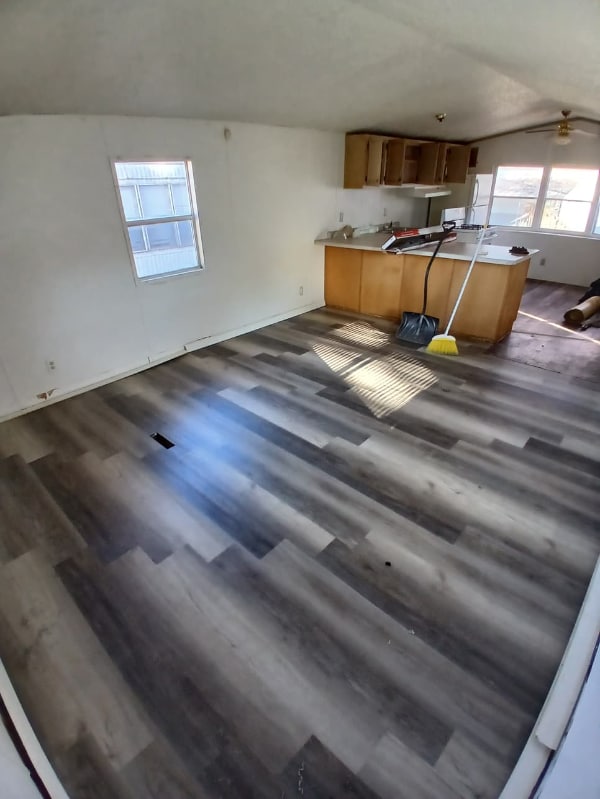 Photo - 905 W 37th Ave