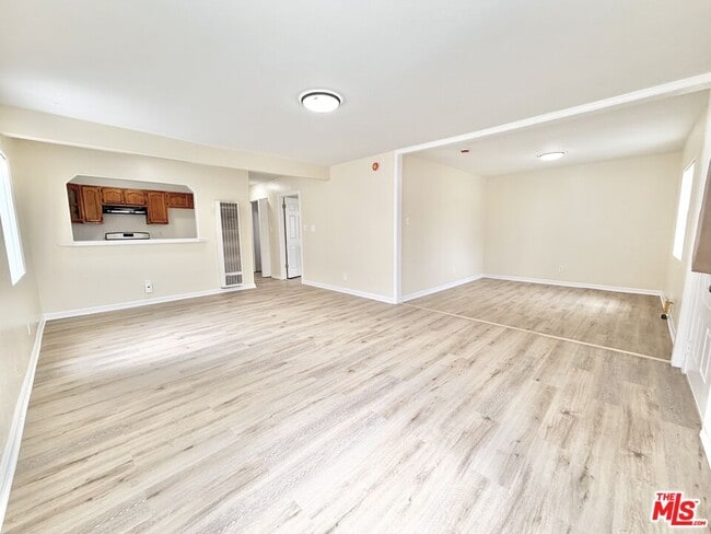 Photo - 138 W 93rd St