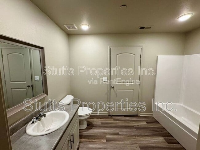 Photo - 104 Spindle Ct Unit 104