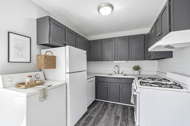 Photo - Lakeside Villas