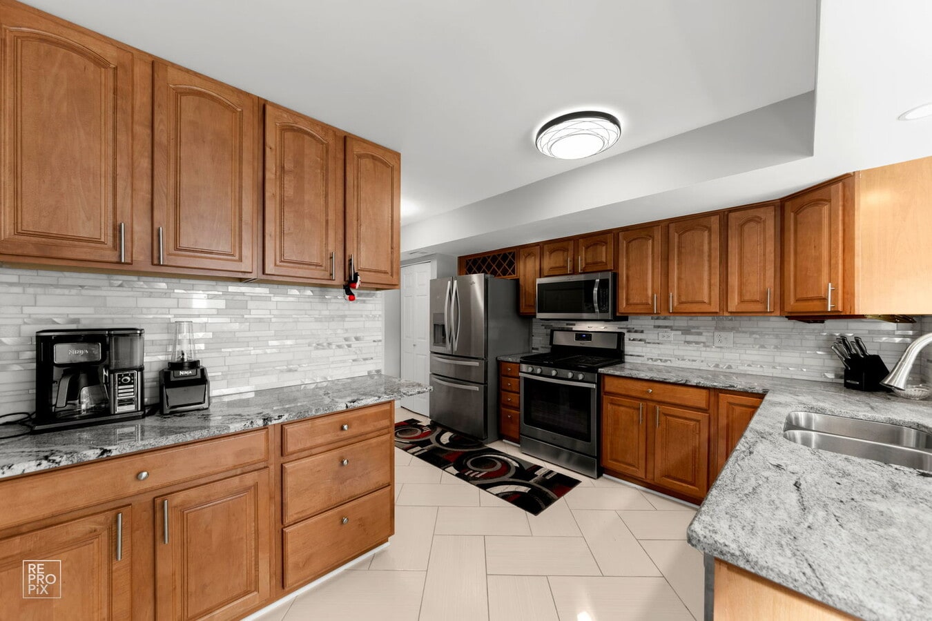 Photo - 15513 Whitehall Ln