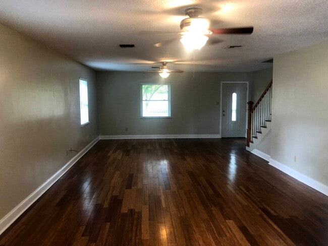 Photo - 207 Timothy Dr