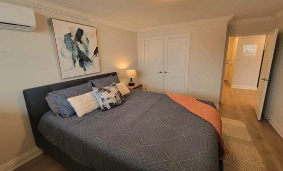 Photo - 387 E 42nd St