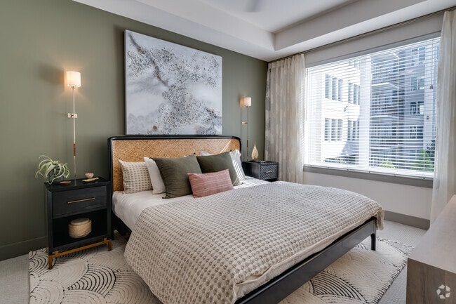 2BR, 2BA - 1,075SF