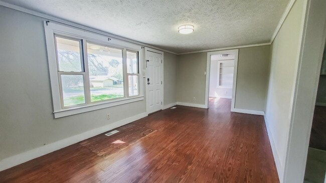 Photo - 103 Mimosa Ln