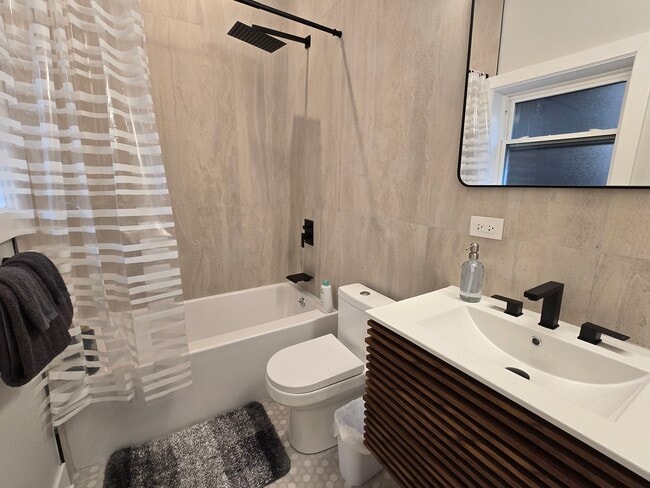 Photo - 64 E Cedar St Apartamentos