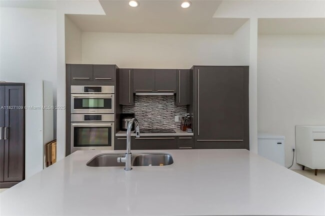 Photo - 7825 NW 107th Ave Unit 817