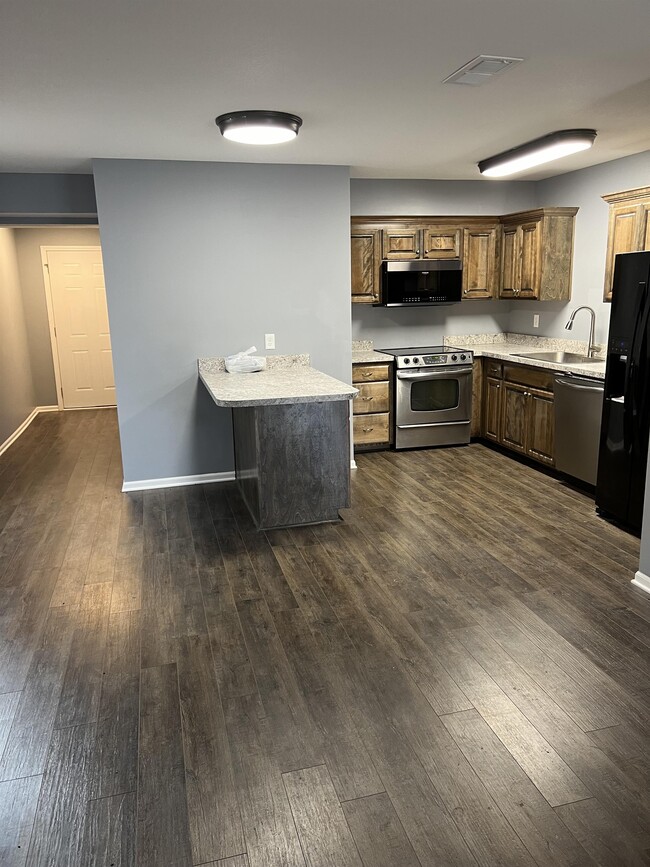 Photo - 891 W Gay St