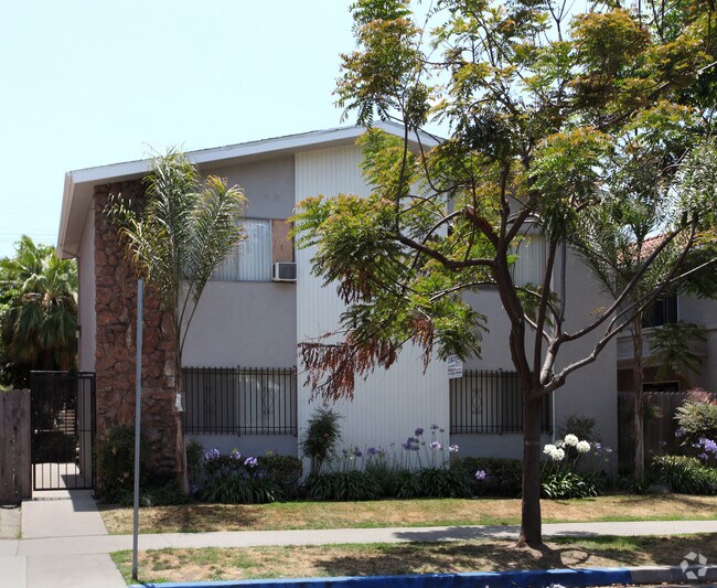 Primary Photo - 1230 E 1st St