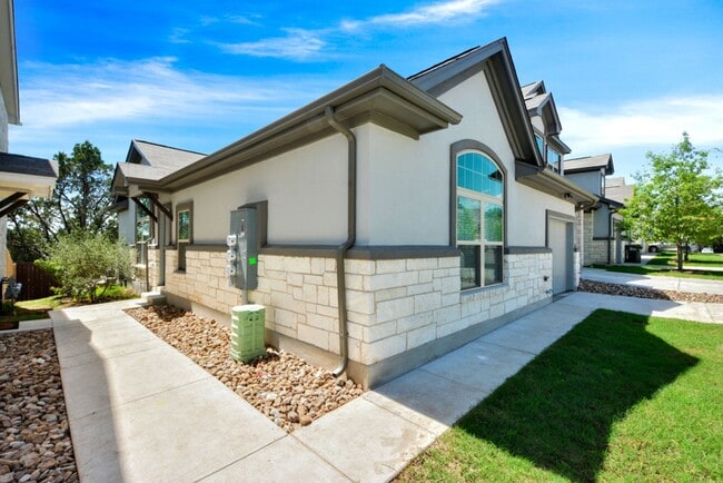 Photo - 121 Thelonious Dr