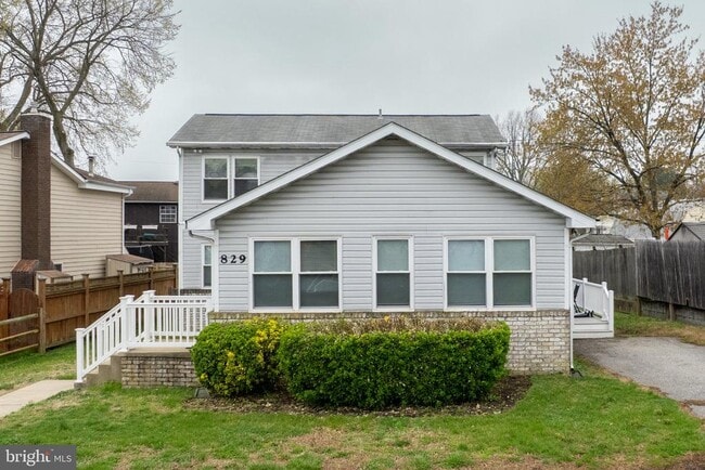 Photo - 829 Shore Dr