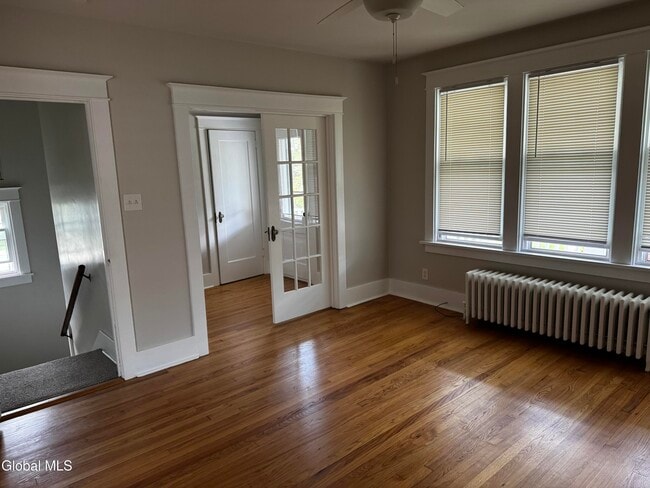 122 Pinewoods Ave Unit 2