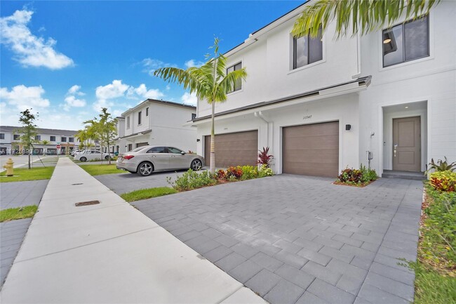 Photo - 10947 SW 233rd St Townhome