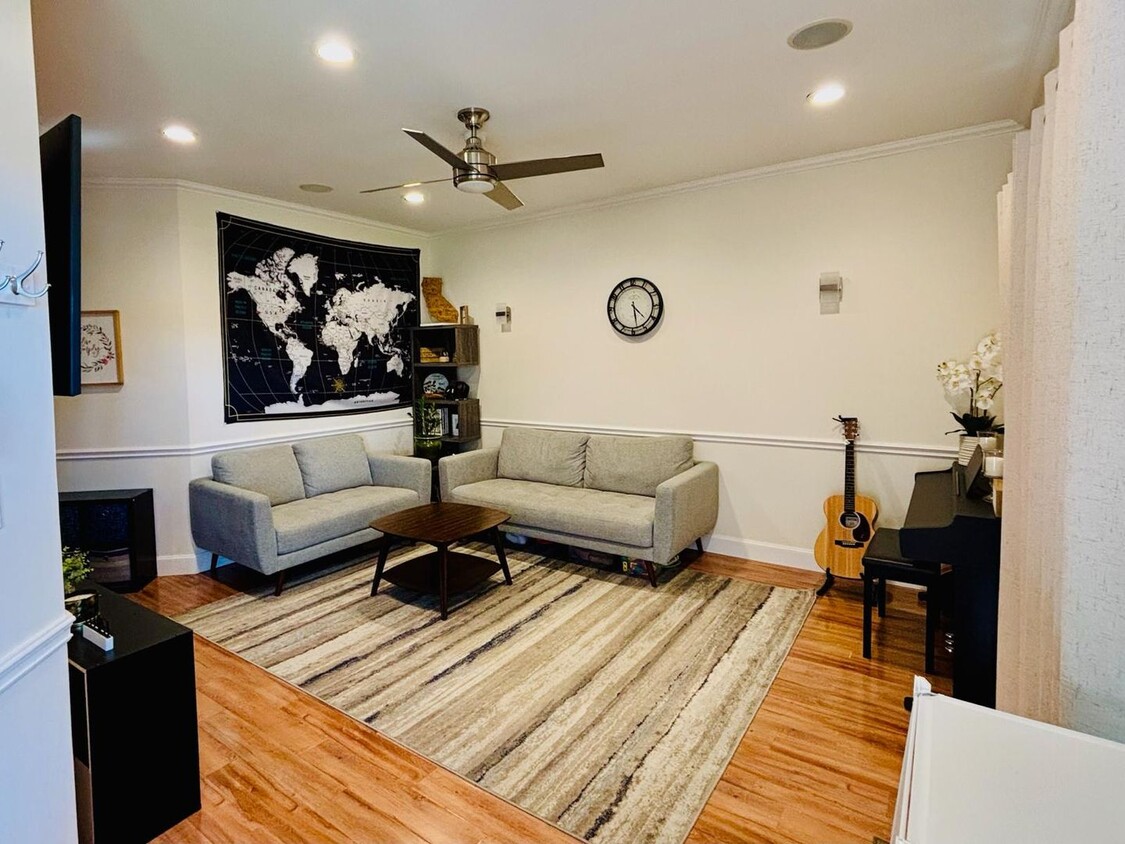 Modern 2BR/2BA Condo in Newark – Prime Loc... - Modern 2BR/2BA Condo in Newark – Prime Loc...
