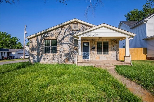 Photo - 717 N Mt Olive St House