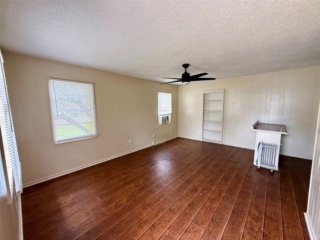 Photo - 519 McGuire Ln